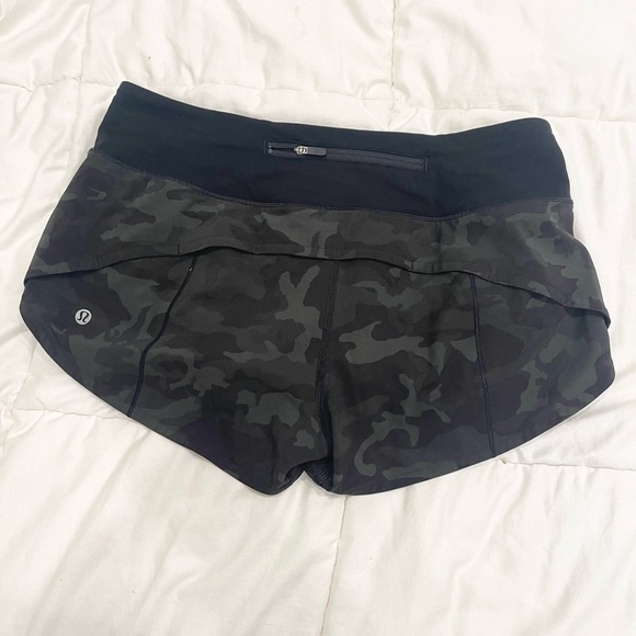Lululemon SPEED UP SHORT *2.5" . Incognito Camo Multi Gator Green/Black . Size 6 - Picture 12 of 16